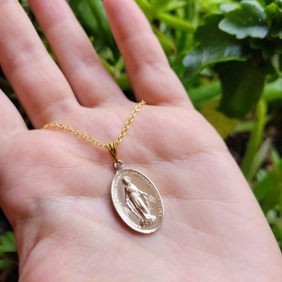 Jewelry Vintage Gold Virgin Mary Medal Necklace Poshmark